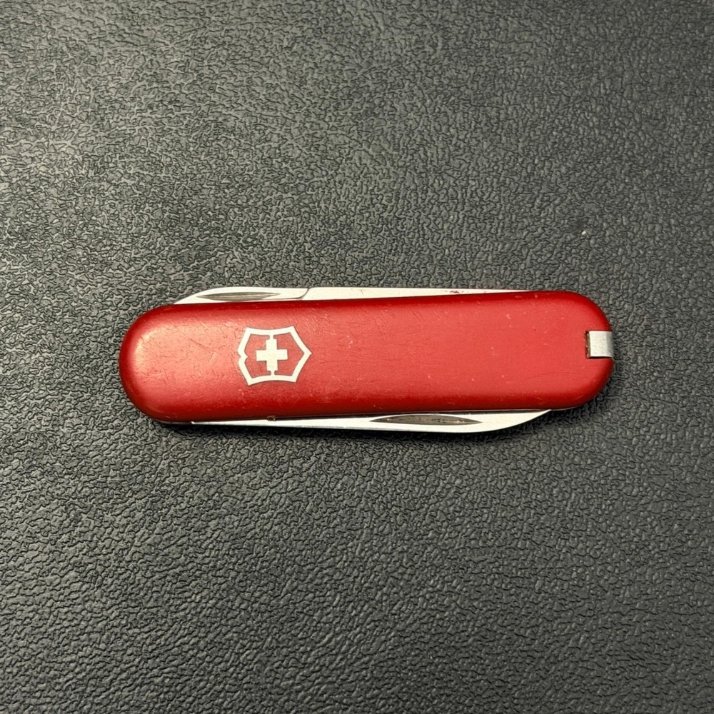 Victorinox Swiss Army Knife Unisex 58mm Red Vintage Classic SD Multi-Tool